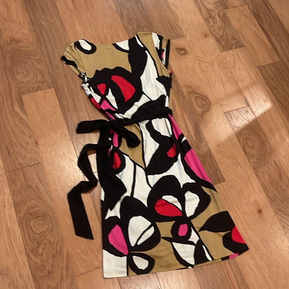 Diane Von Furstenberg Black and Pink Patterned Midi Wrap Dress - Picture 3 of 3